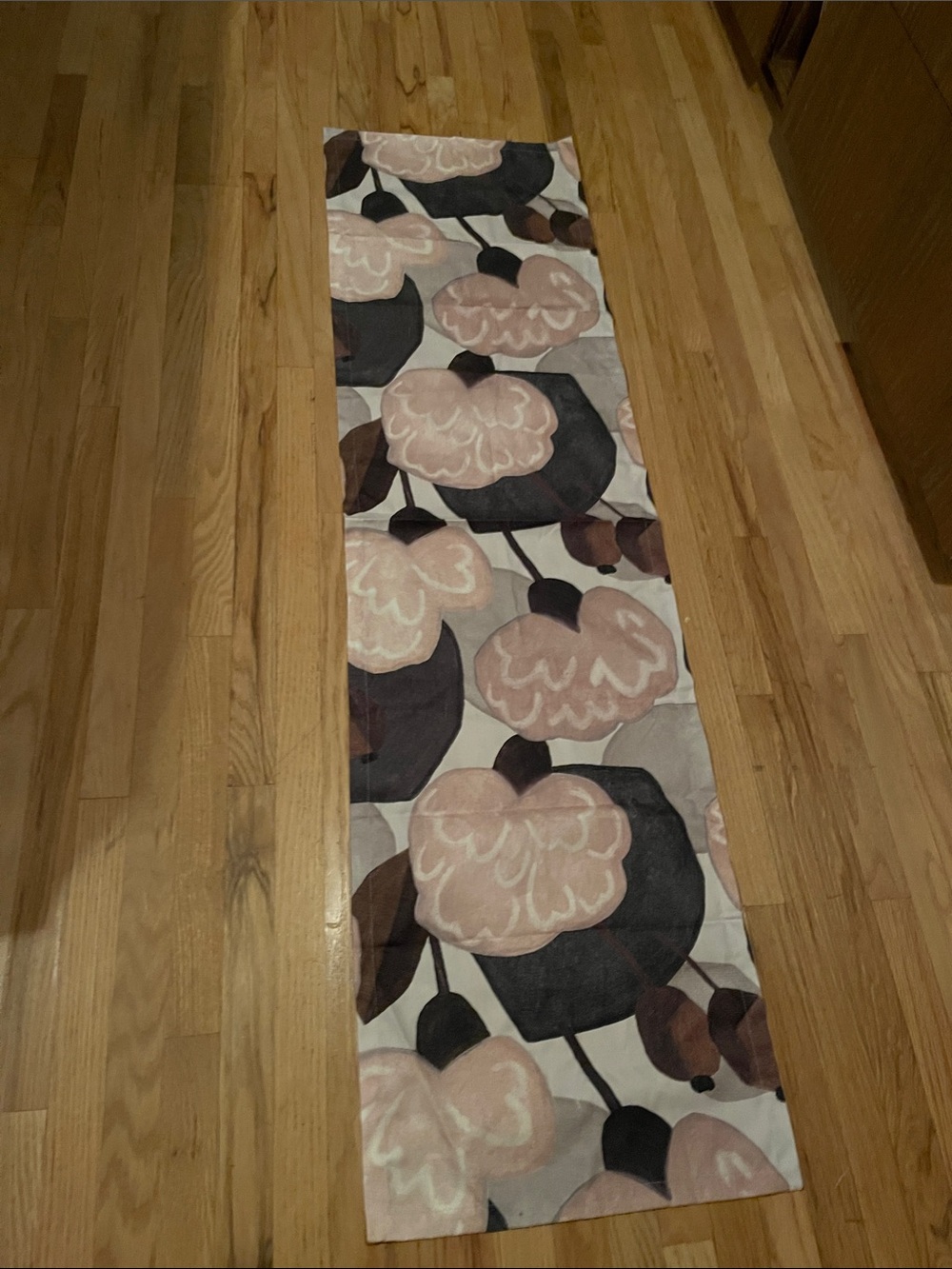 Latvian table runner